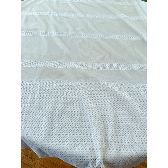 Vintage 70s curtain, creamy off-white mesh, vertical ajouré mesh, rod head panel - Picture 3 of 9